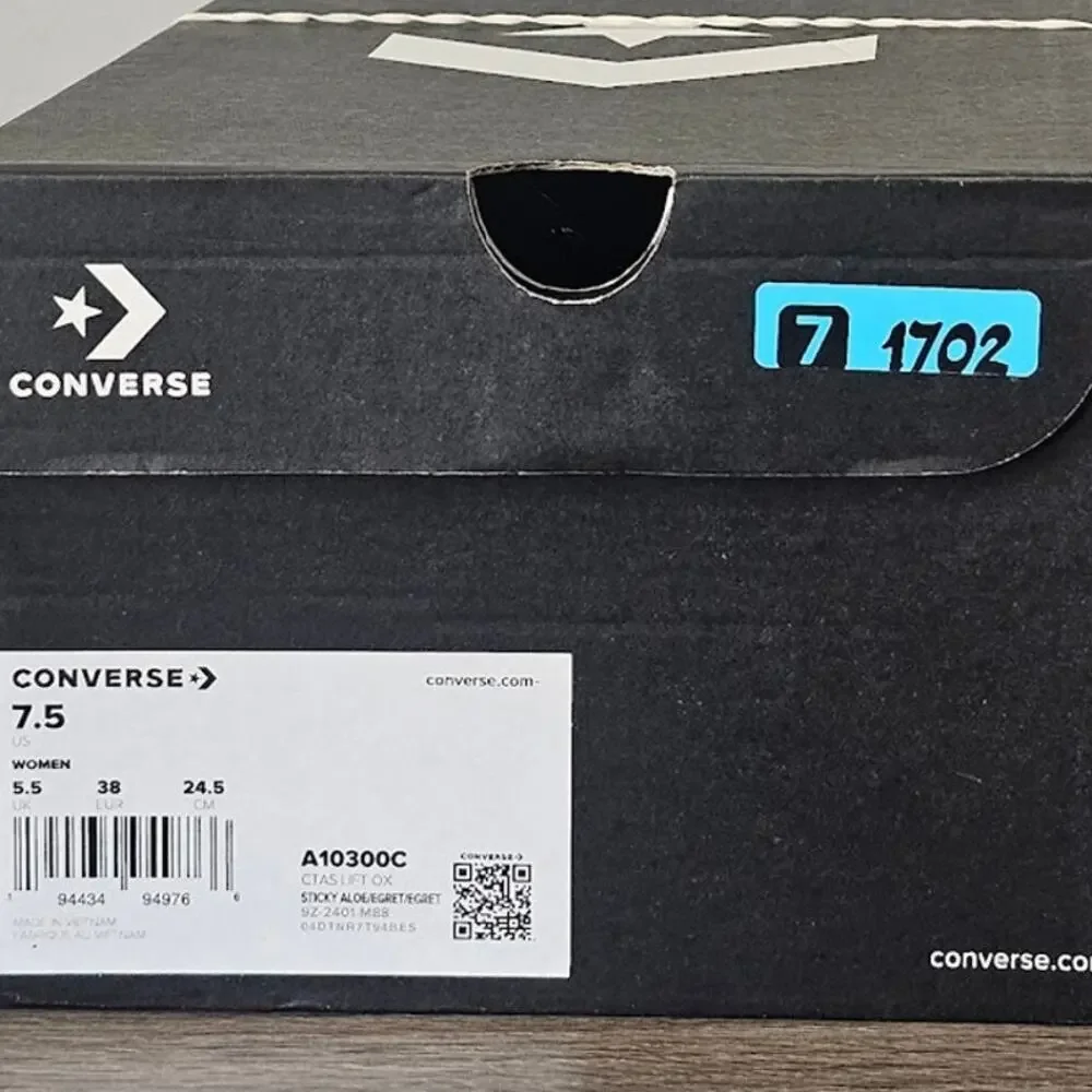 Converse CTAS  Lift Platform Matte Satin Sneakers Women's 7.5  Aloe  A10300C NWT - Picture 7 of 7